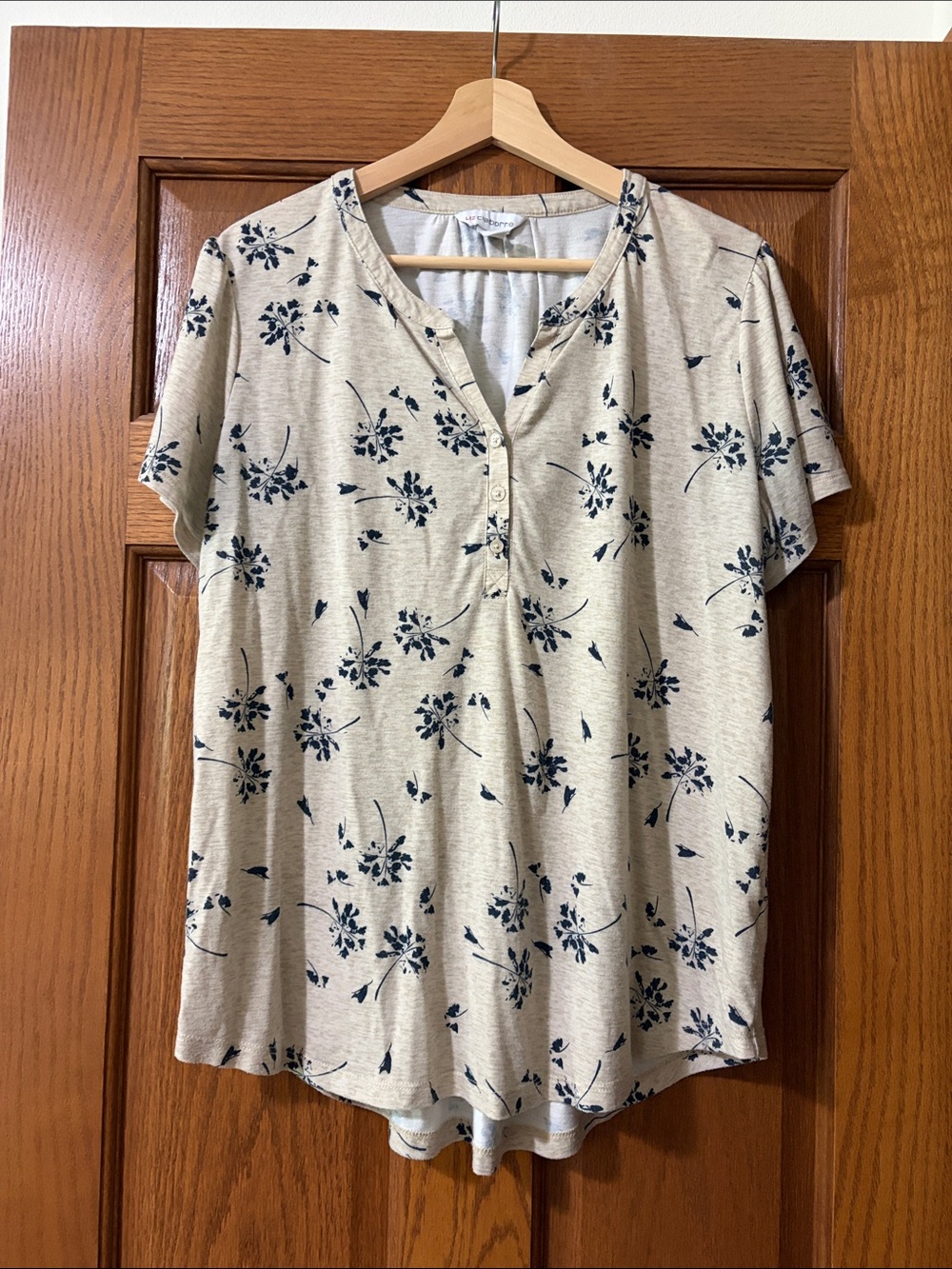 Liz Claiborne Beige Short-Sleeve Button-Front Top with Navy Floral